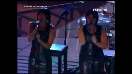 Rihanna Performs Disturbia At Shakhtar Donetsk 75th Anniversary 14.05.2011