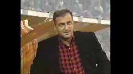 Стадион се запалва по време на мач