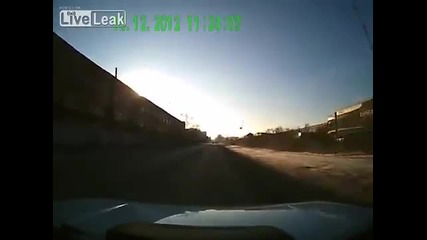 Жена изпада от колата в движение (русия)