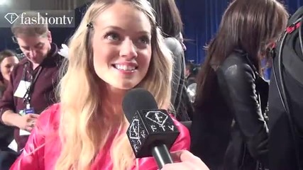 Victoria's Secret Fashion Show 2011 Backstage Miranda Kerr, Adriana Lima