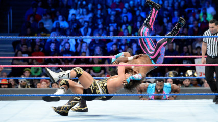 The New Day vs. Chad Gable & Shelton Benjamin: SmackDown LIVE, Oct. 24, 2017