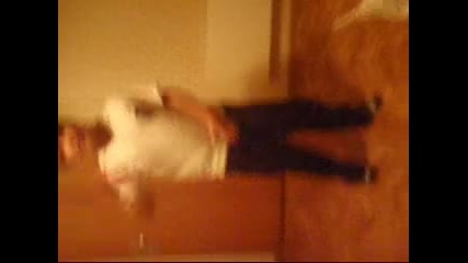 Брат ми танцува на Smooth Criminal 