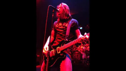 Sevendust - Sorrow feat.myles Kennedy Of Alter Bridge