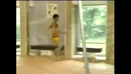 mr bean v pool