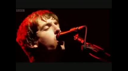 Standing Next To Me - The Last Shadow Puppets Live At Reading