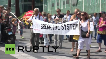 Netherlands: Protesters call for independent investigation into MH17