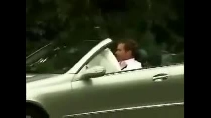 Stara Babka Zaspiva Na Peshahodnata Smqh 