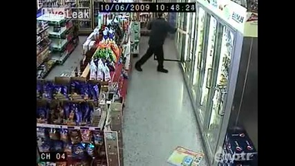 Смях! - Пиян пич иска да си земе бира