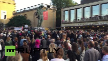 Sweden: 10,000 pro-refugee protesters gather in Gothenburg