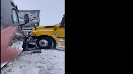 Снежна буря причини катастрофа с над 100 превозни средства в САЩ