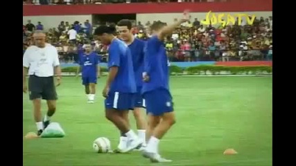 Кой е по - добър? Ronaldinho vs Ronaldo 