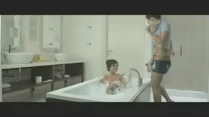 Най - големия за мен - Pitbull - Hotel Room Service (official Music Video) 