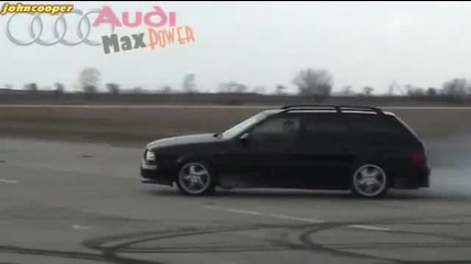 Audi Rs2 подивява