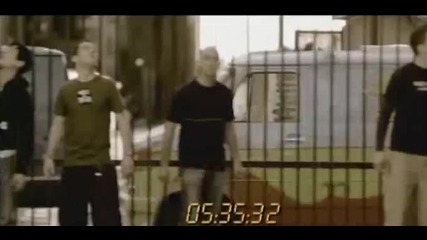 Simple Plan - Don_t Wanna Think About You (hd Music Video)[480p]