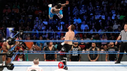 The New Day vs. Kevin Owens & Sami Zayn - Lumberjack Match: SmackDown LIVE, Nov. 21, 2017