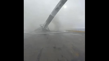 Неуспешно приземяване на Spacex Falcon 9