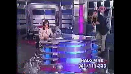 Новини Водещата Е Пияна 