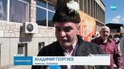 Кукери гонят злите сили в село Елешница навръх Великден