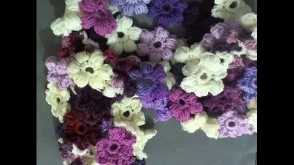 Как да си изплетем елегантен шал от цветчета вплетени едно в друго