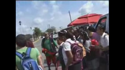 Dulce Mar aprende a manejar una moto