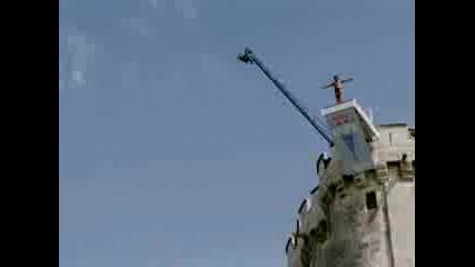 Red Bull - Скачане от замък 