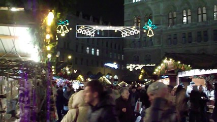 Коледен базар пред кметството във Виена 19.12.2012г.