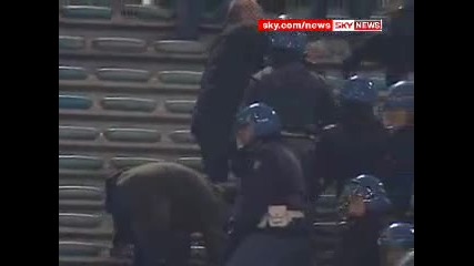 Football Hooligans - Roma v Man Utd - News Report 