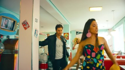 Deixa Ele Sofrer Clipe Oficial - Anitta