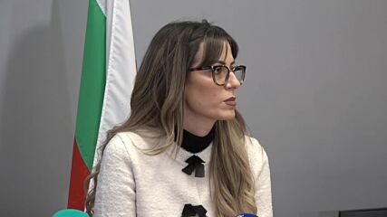 Жена е обезобразена с макетен нож, задържан е съпругът ѝ