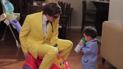 Страшна пародия на Psy Gangham Style от майки и бебета
