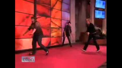 Jonas Brothers Play Blindfolded Musical Chairs