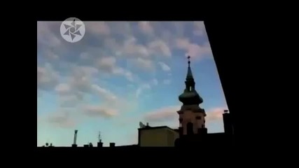 Тромпетите на апокалипсиса - причина: кораб-майка заснет над Хонг Конг