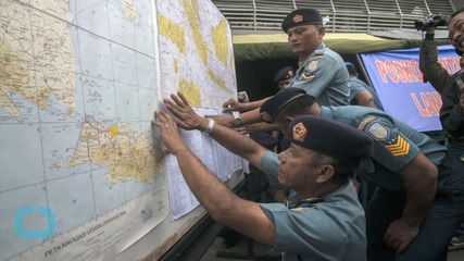 Australian Plane Spots Objects in Sea in AirAsia Search Area