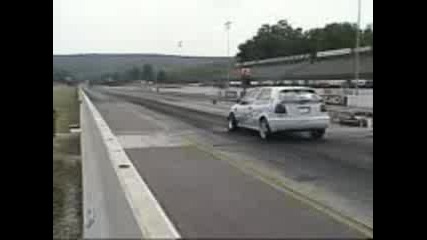 Golf Gti отрепва toyota Supra