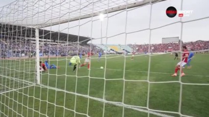 Левски поиска дузпа срещу Нар, имаше ли такава?