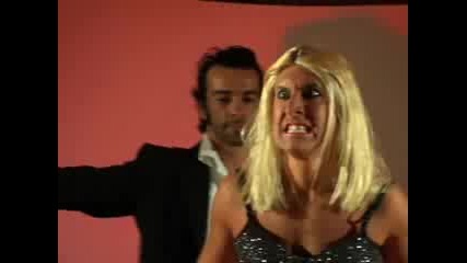 Много смешна пародия на Britney Spears - Gimme More Pills