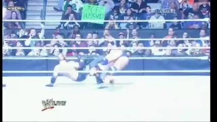 Rey Mysterio - Headscissors Takedown