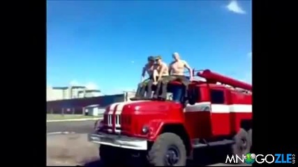 Веселите руски пожарникари