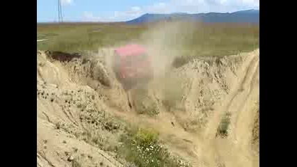 Оги в дупката 