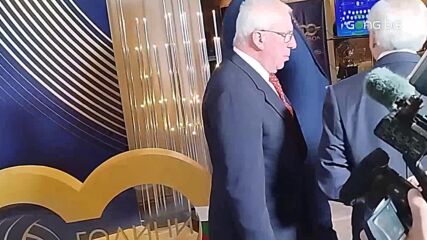Президентът на международната федерация по волейбол пристигна в София