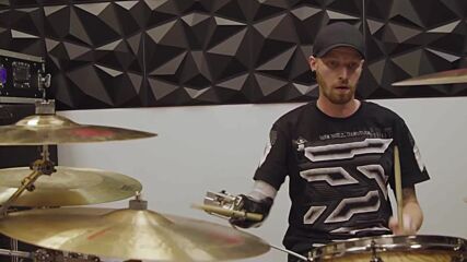 Robotic prosthesis saved the talent of this cyborg drummer