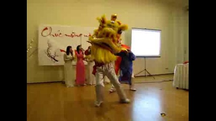 Viet Kids The dragon Dance (mua Lan)