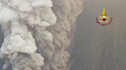 Обявиха червен код за опасност от изригване на вулкана Стромболи