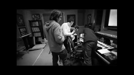 Linkin Park - Not Alone {high quality}