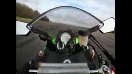 2010 kawasaki zx 10r flat out
