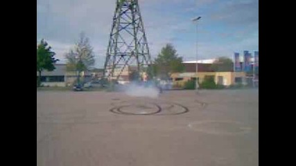 Opel Omega Burnout