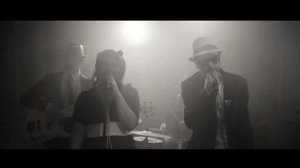 Куц и Клец feat. Aya & 2bone Giants - Петък - Неделя (official Video)