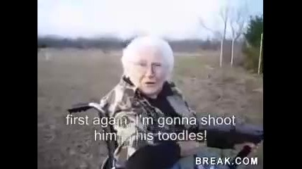 Бабка стреля с Mp40 Machine gun 