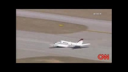 Феноменално приземяване на самолет без колесник