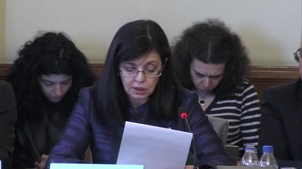 Кунева: Ще подложим на обсъждане целия пакет програми за всички класове